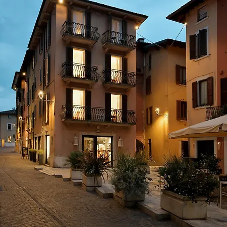 Cavour Apartments Salo Exterior photo