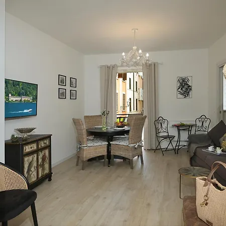 Cavour Apartments Salo Exterior photo