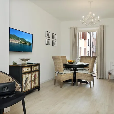 Cavour Apartments Salo Exterior photo