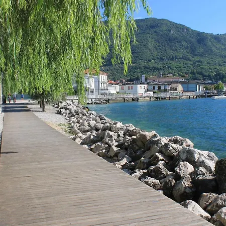 Cavour Apartments Salo Exterior photo